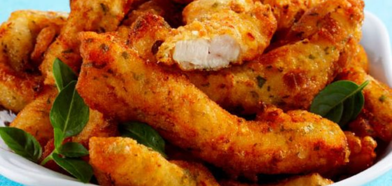 Comidas para almoço de domingo - Iscas de frango crocantes